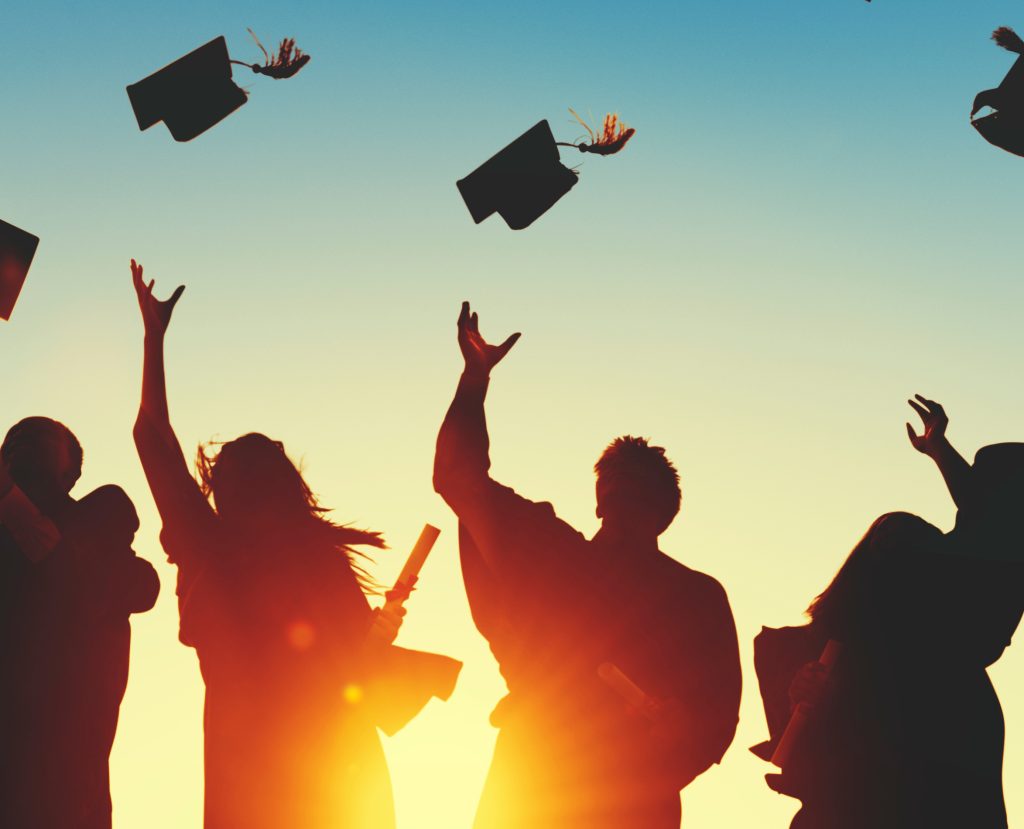 groupe d'étudiants ayant réussi leur diplôme, certification ou bloc