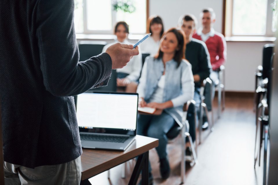 Pourquoi la formation continue est devenue une obligation – et non plus un avantage RH